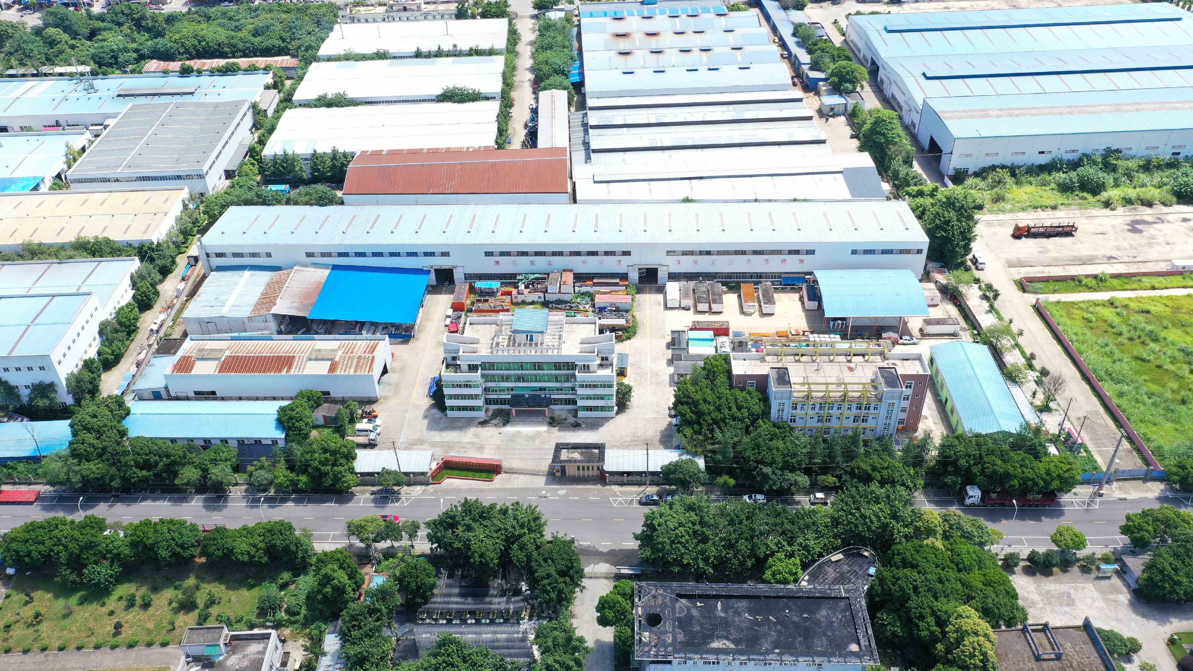 20000㎡智造基地 + 70 人专业团队，高效响应订单需求