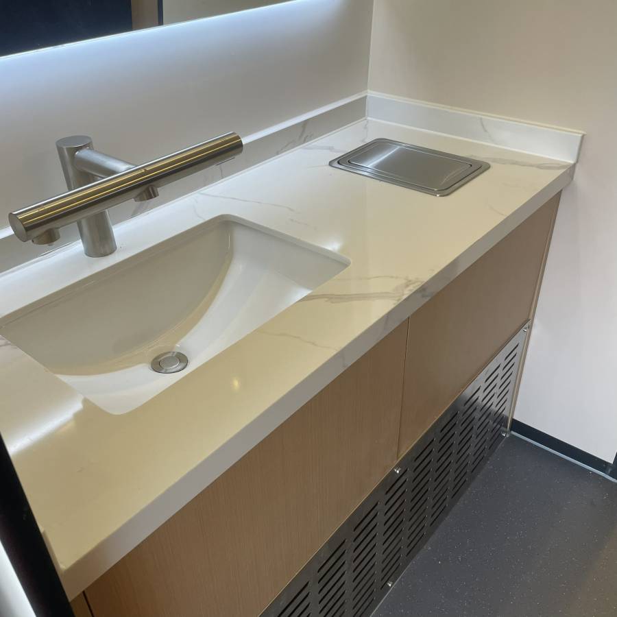 大巴车移动厕所