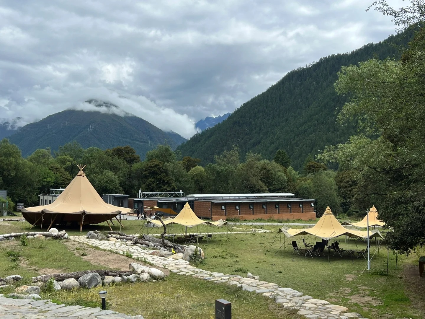 松赞民宿帐篷厕所