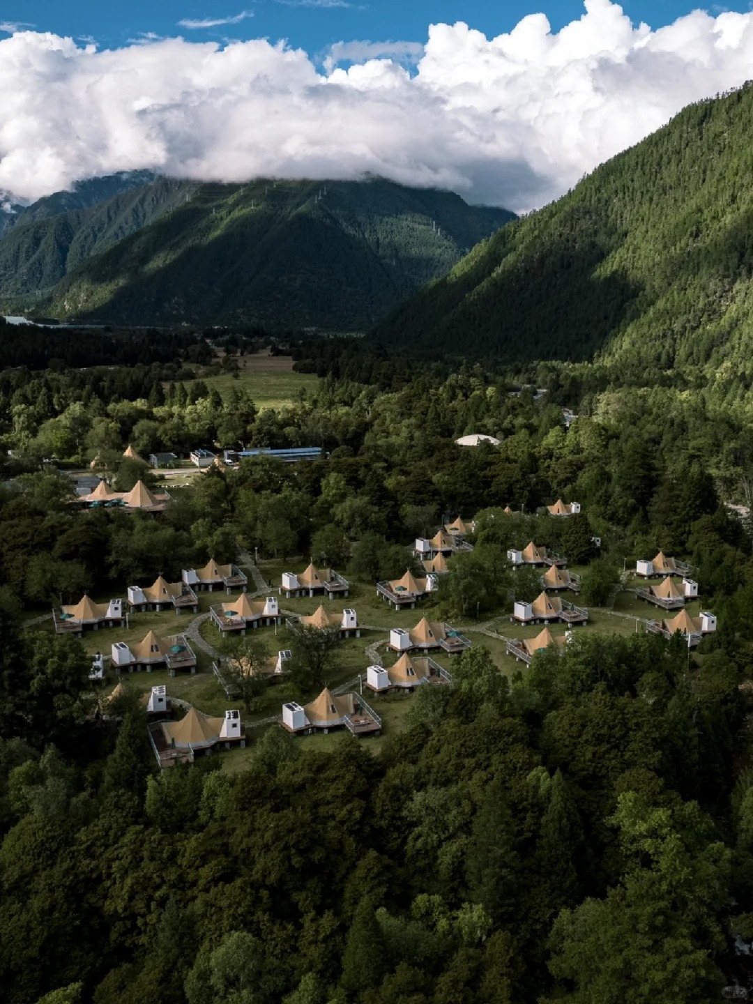 松赞民宿帐篷厕所