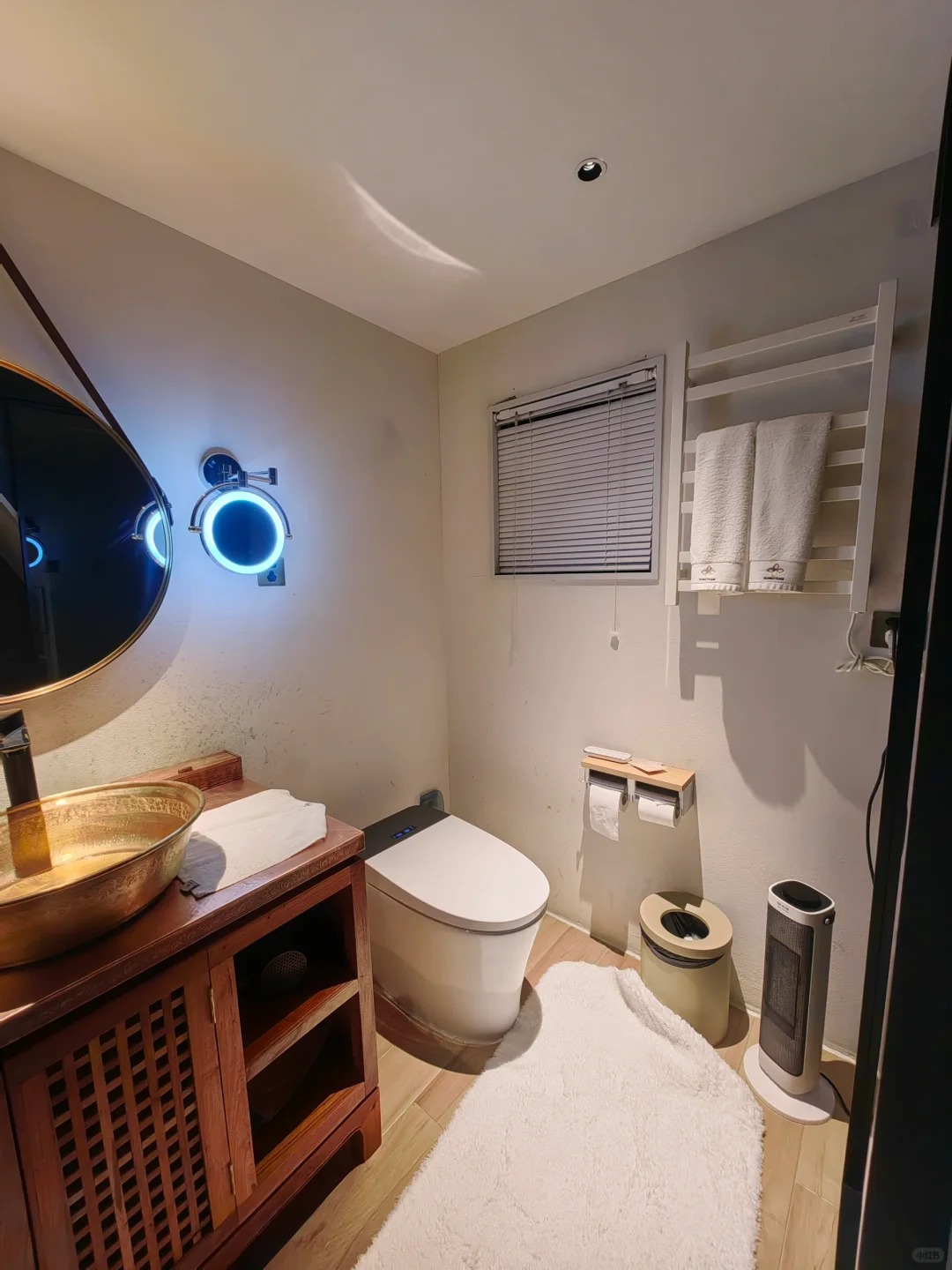 松赞民宿帐篷厕所