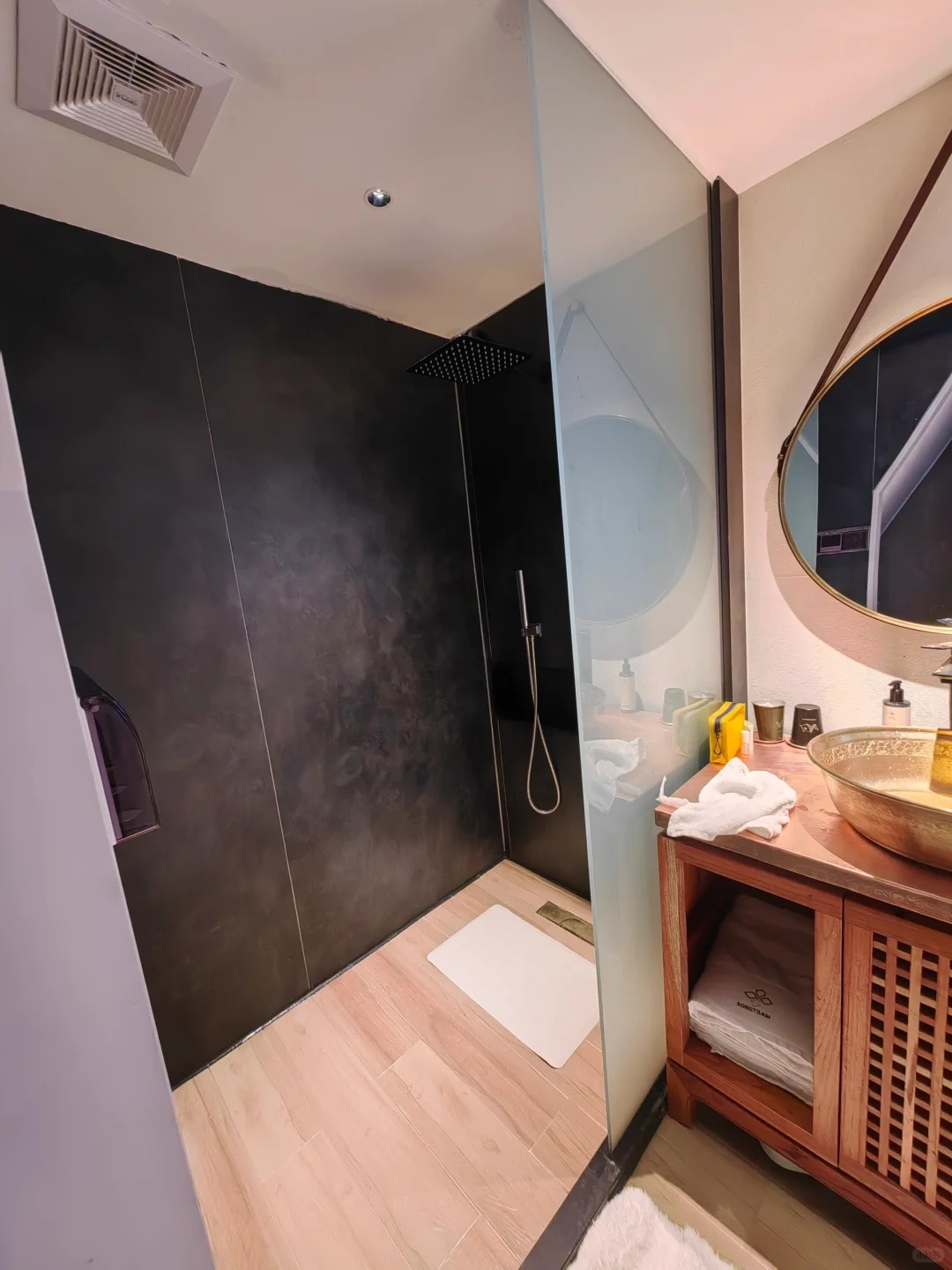 松赞民宿帐篷厕所